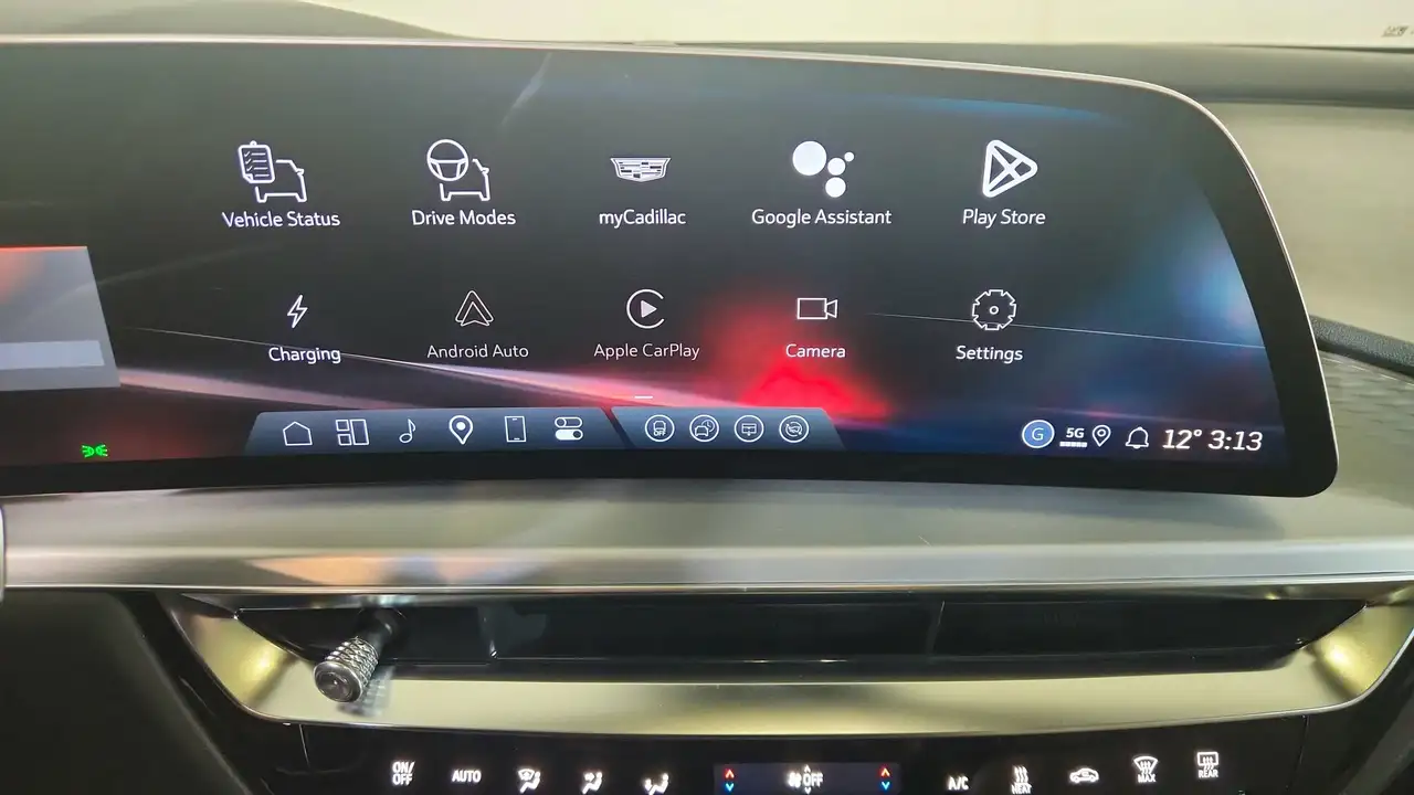 Cadillac Lyriq снимка Cadillac Lyriq