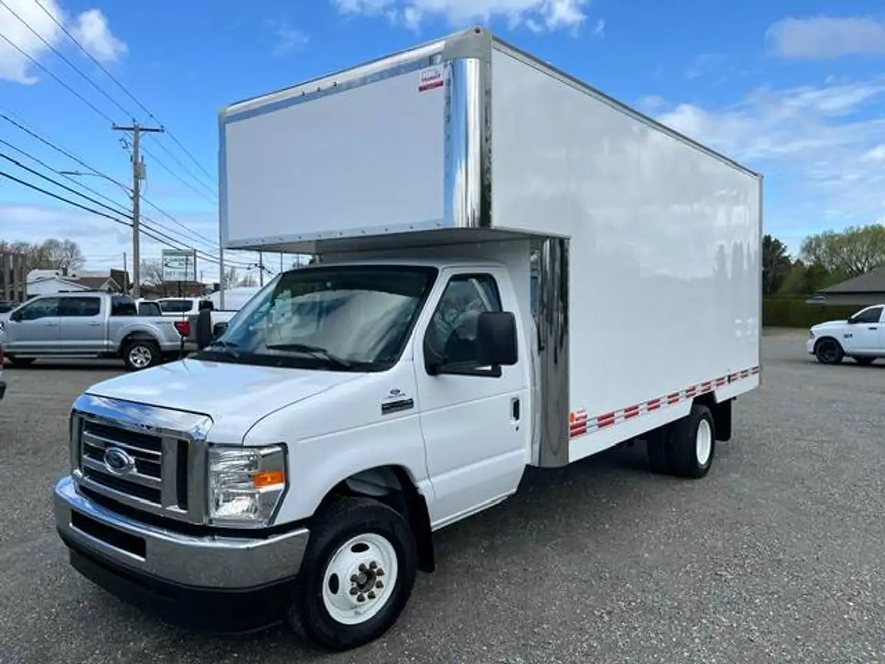 2025 Ford E-450
