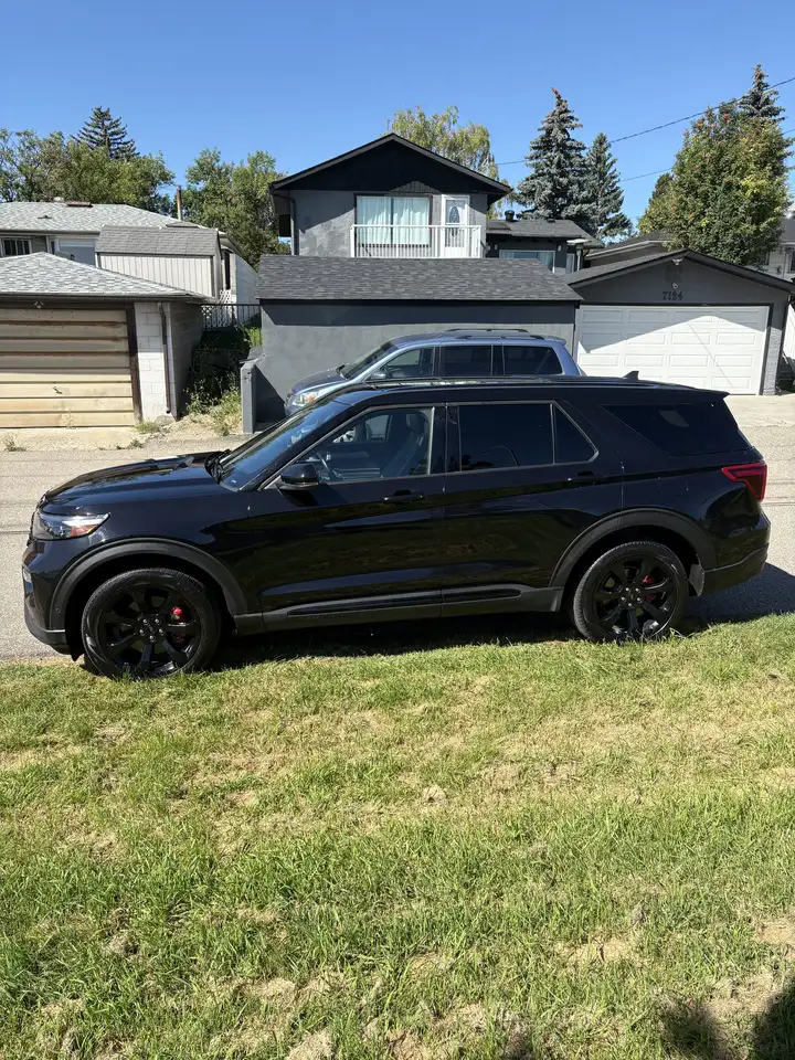 Ford Explorer снимка Ford Explorer