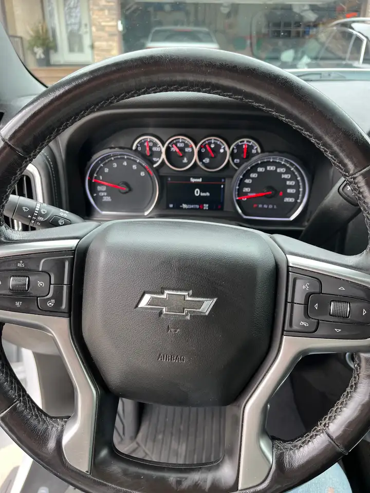 Chevrolet Silverado 1500 снимка Chevrolet Silverado 1500