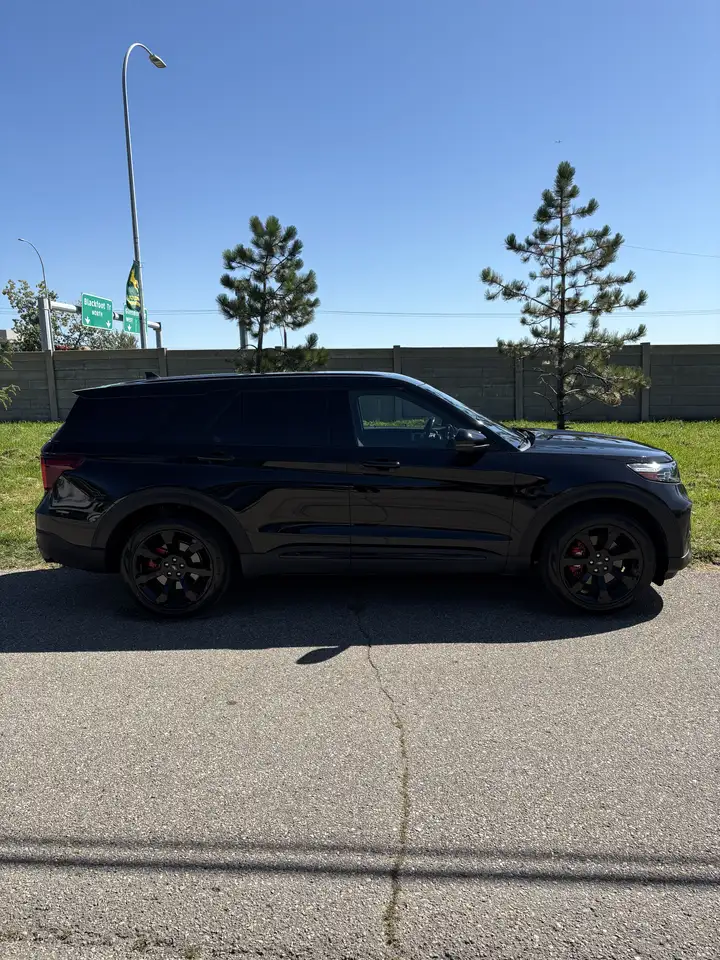 Ford Explorer снимка Ford Explorer