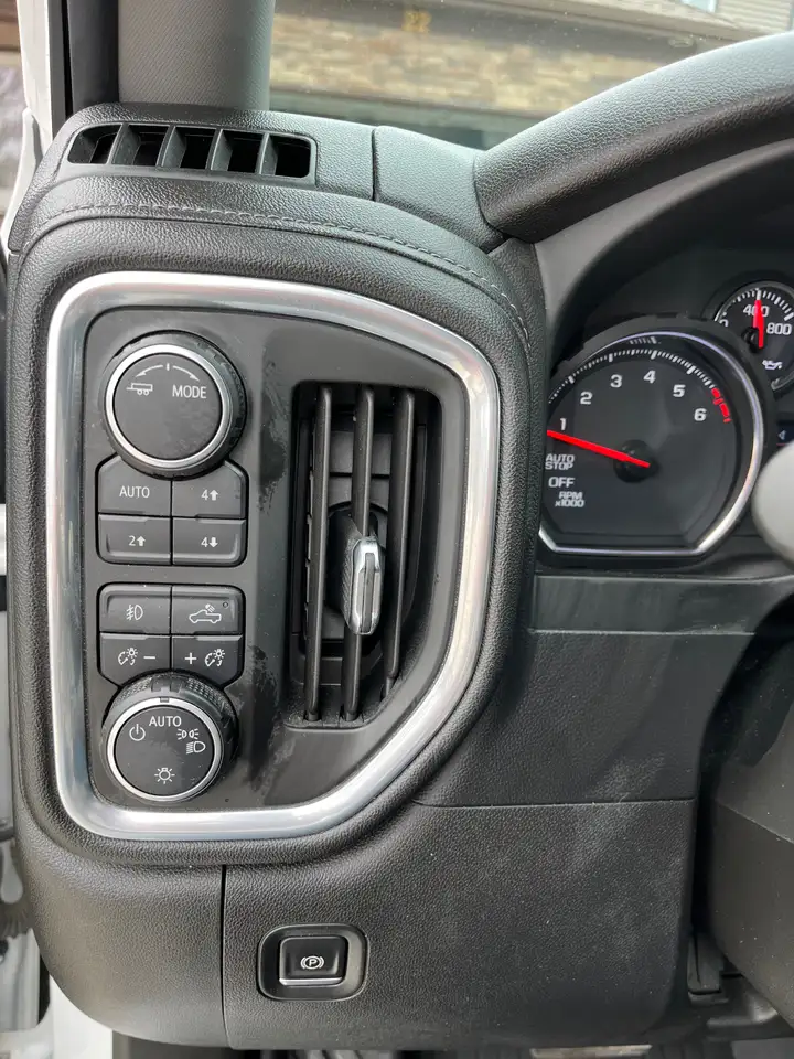 Chevrolet Silverado 1500 снимка Chevrolet Silverado 1500