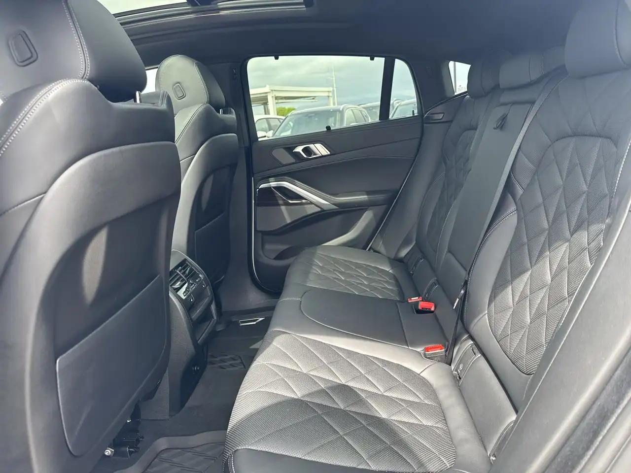 BMW X6 снимка BMW X6