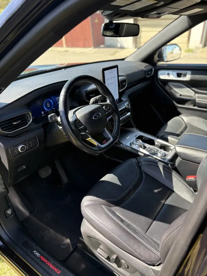 Ford Explorer снимка Ford Explorer