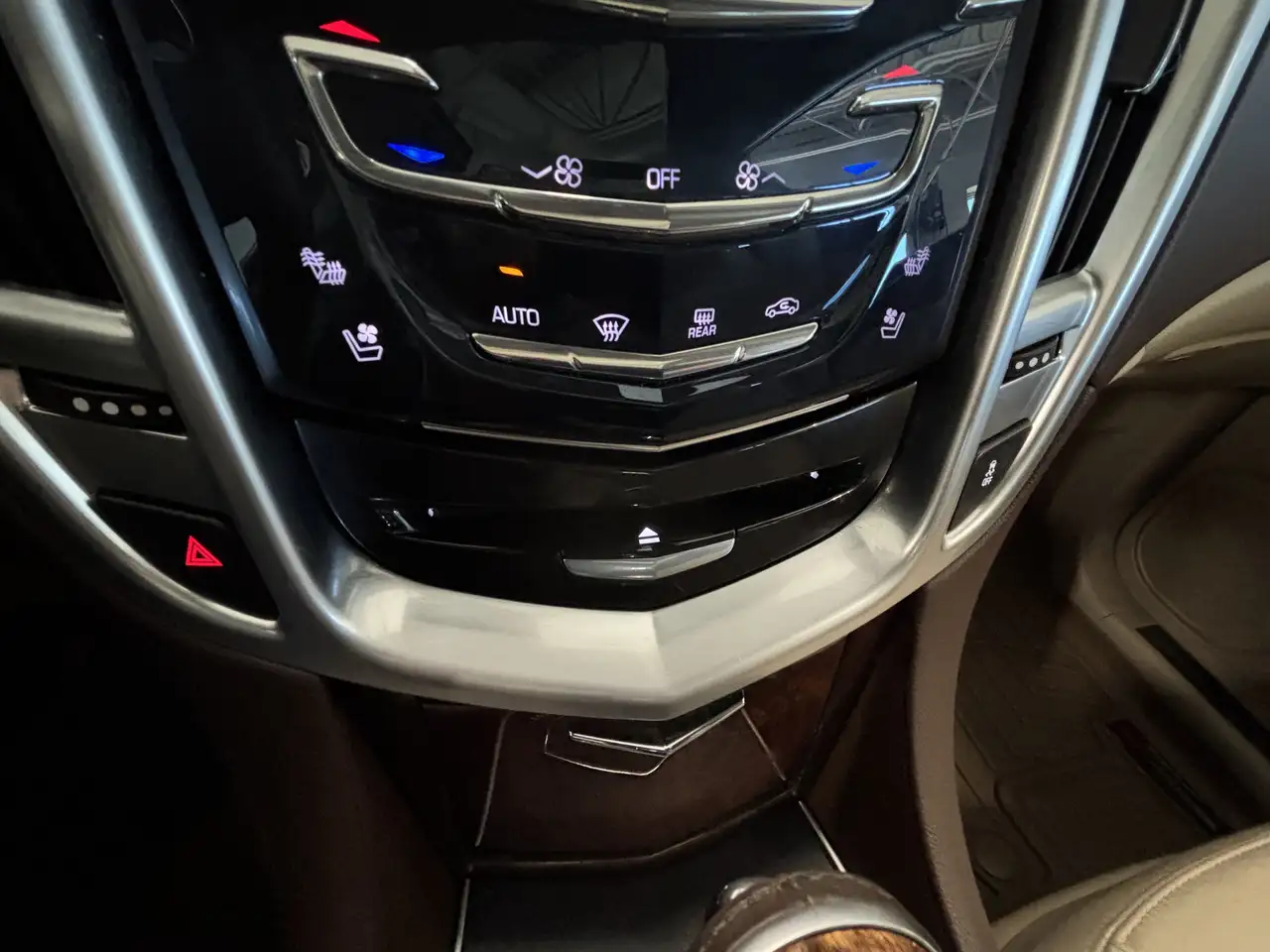 Cadillac SRX photo Cadillac SRX
