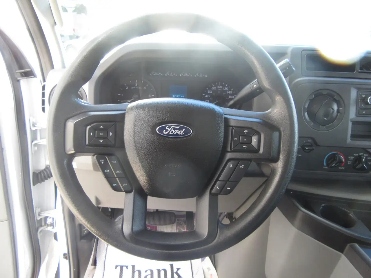 Ford E-450 photo Ford E-450