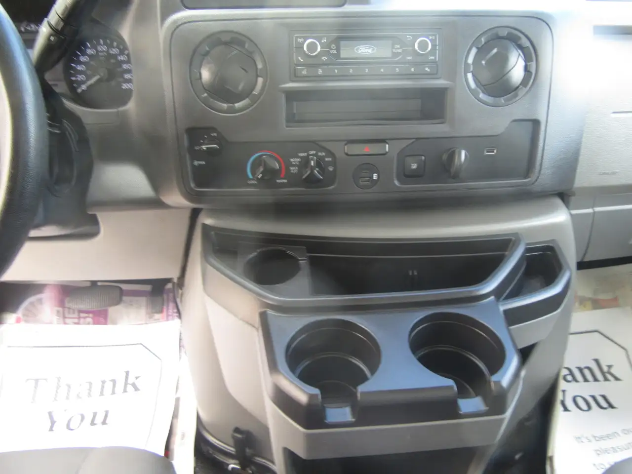 Ford E-450 photo Ford E-450
