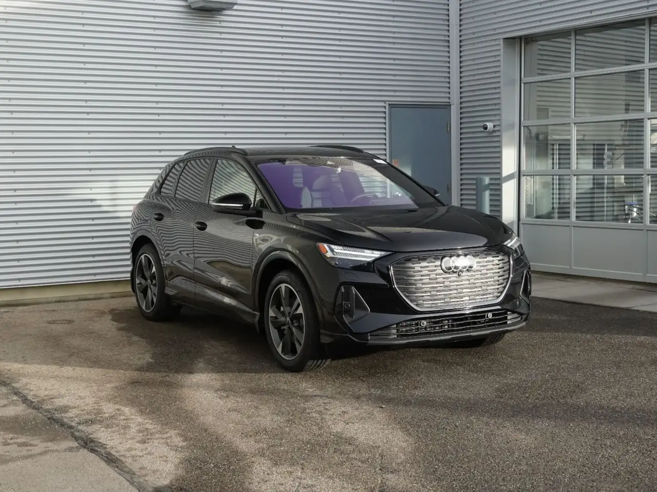 Audi Q4 e-tron photo Audi Q4 e-tron