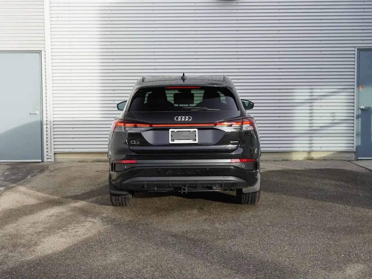 Audi Q4 e-tron photo Audi Q4 e-tron