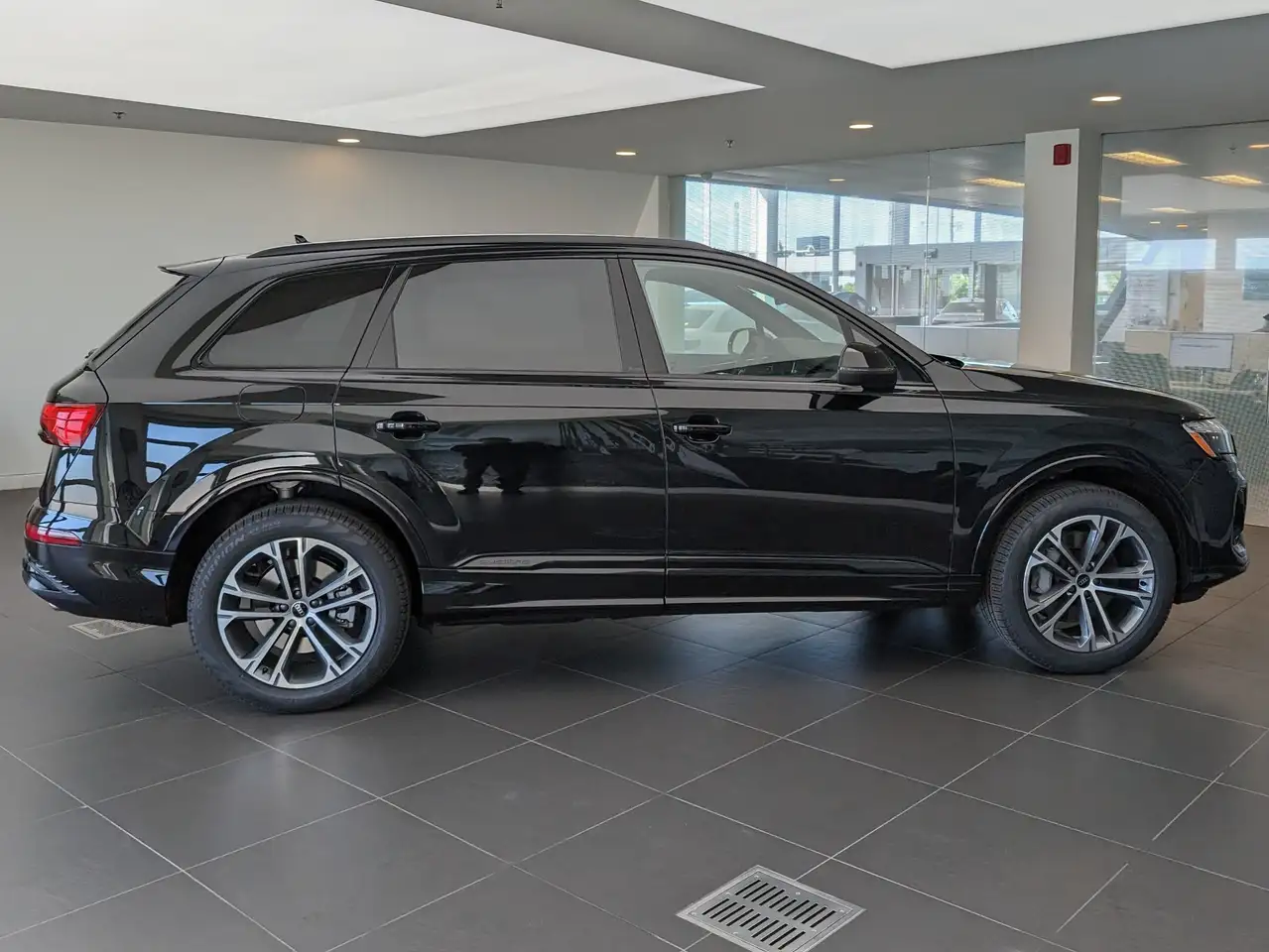 Audi Q7 photo Audi Q7