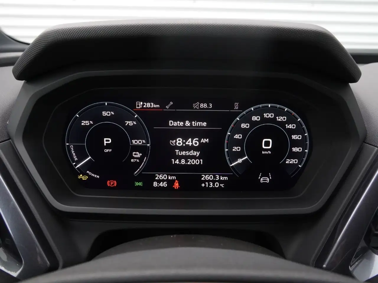 Audi Q4 e-tron photo Audi Q4 e-tron