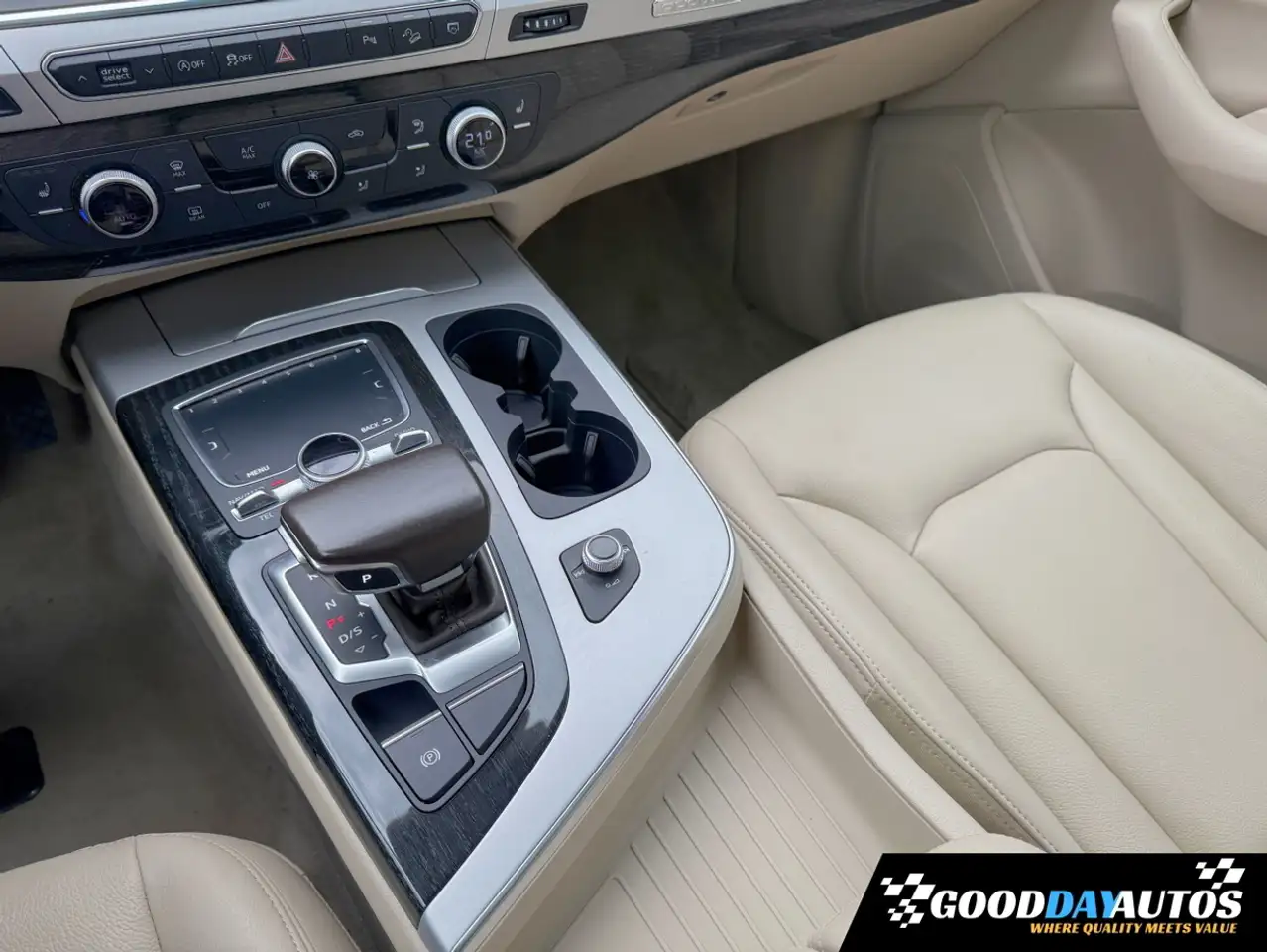 Audi Q7 снимка Audi Q7