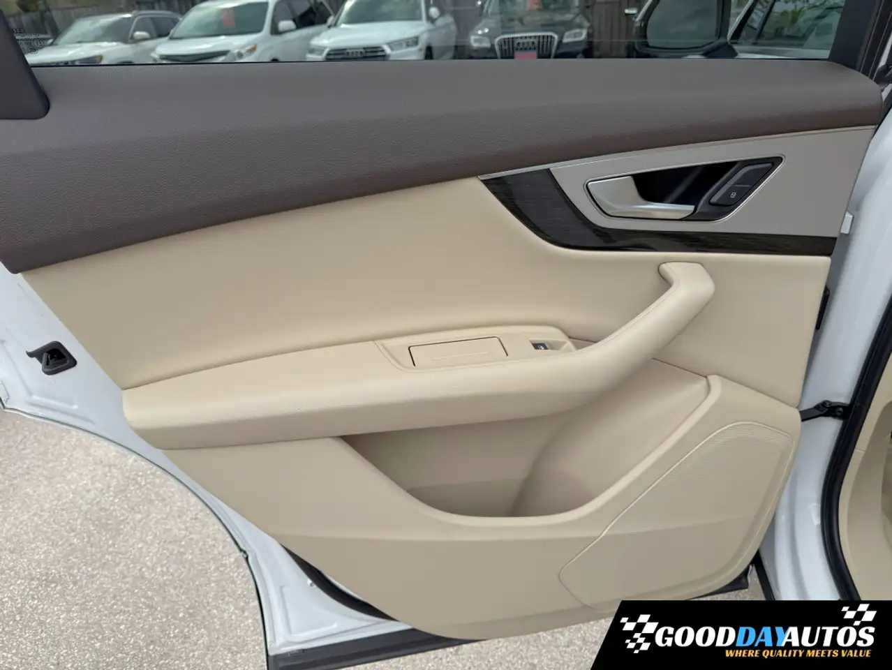 Audi Q7 снимка Audi Q7