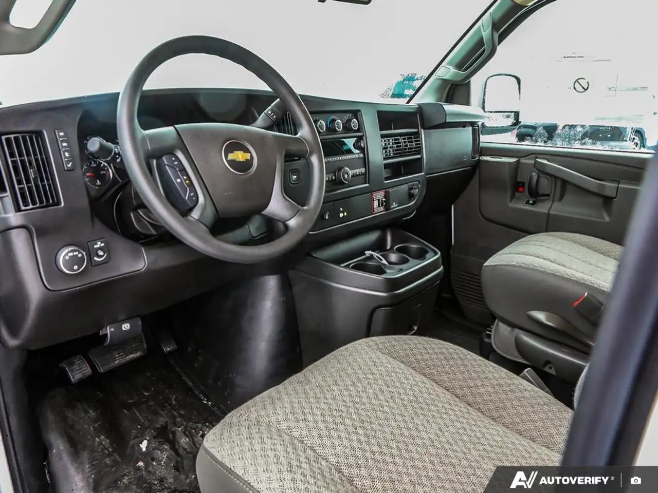 Chevrolet Express 2500 снимка Chevrolet Express 2500