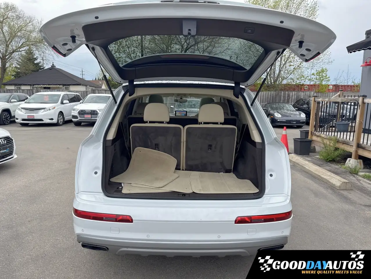 Audi Q7 снимка Audi Q7