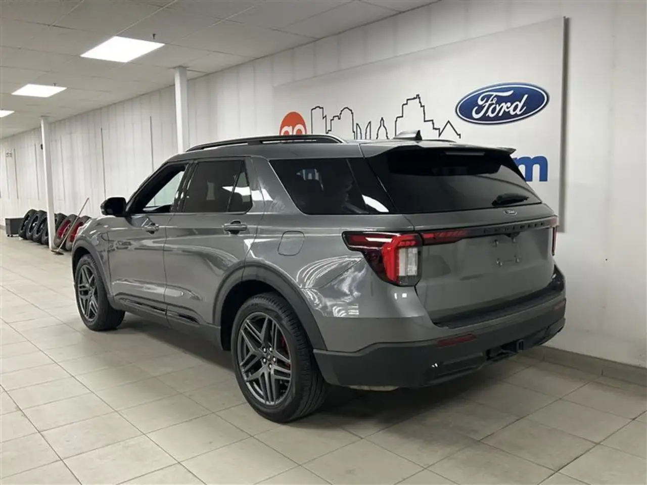 Ford Explorer photo Ford Explorer