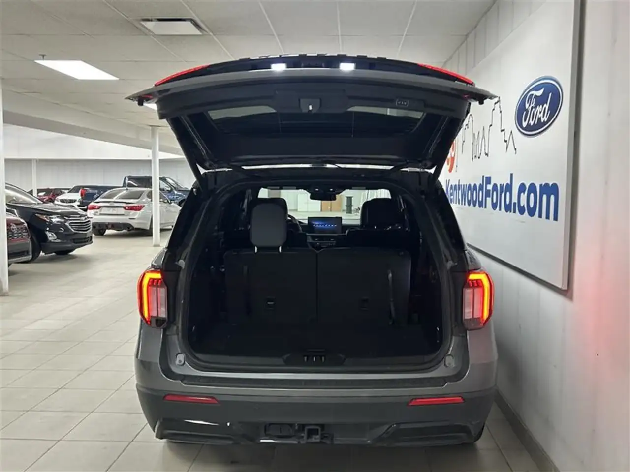 Ford Explorer photo Ford Explorer
