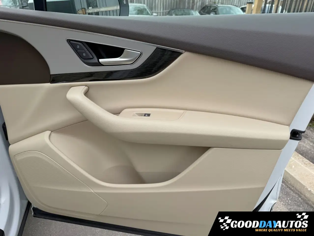 Audi Q7 снимка Audi Q7