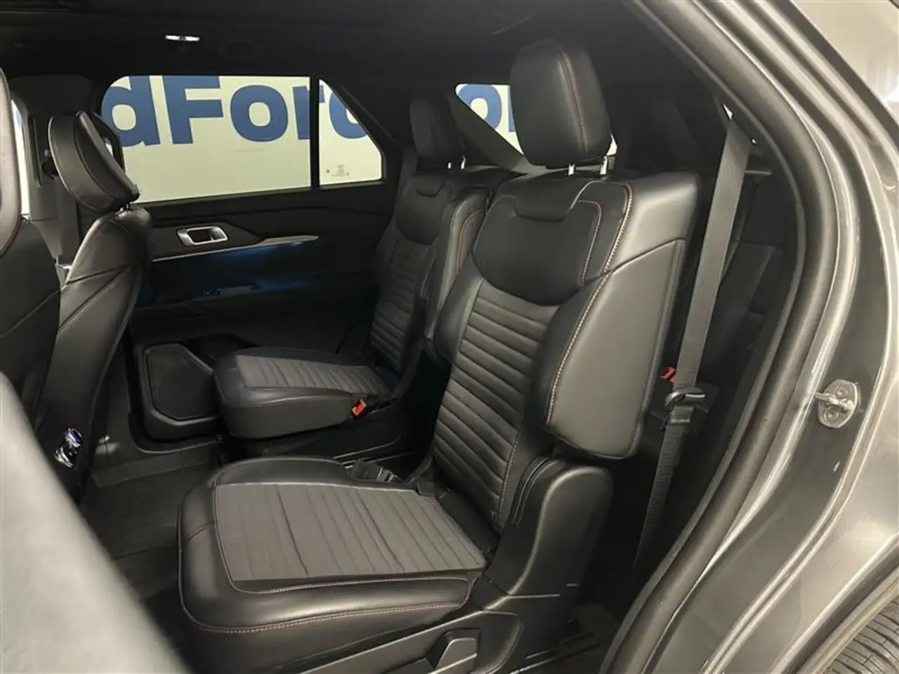 Ford Explorer photo Ford Explorer