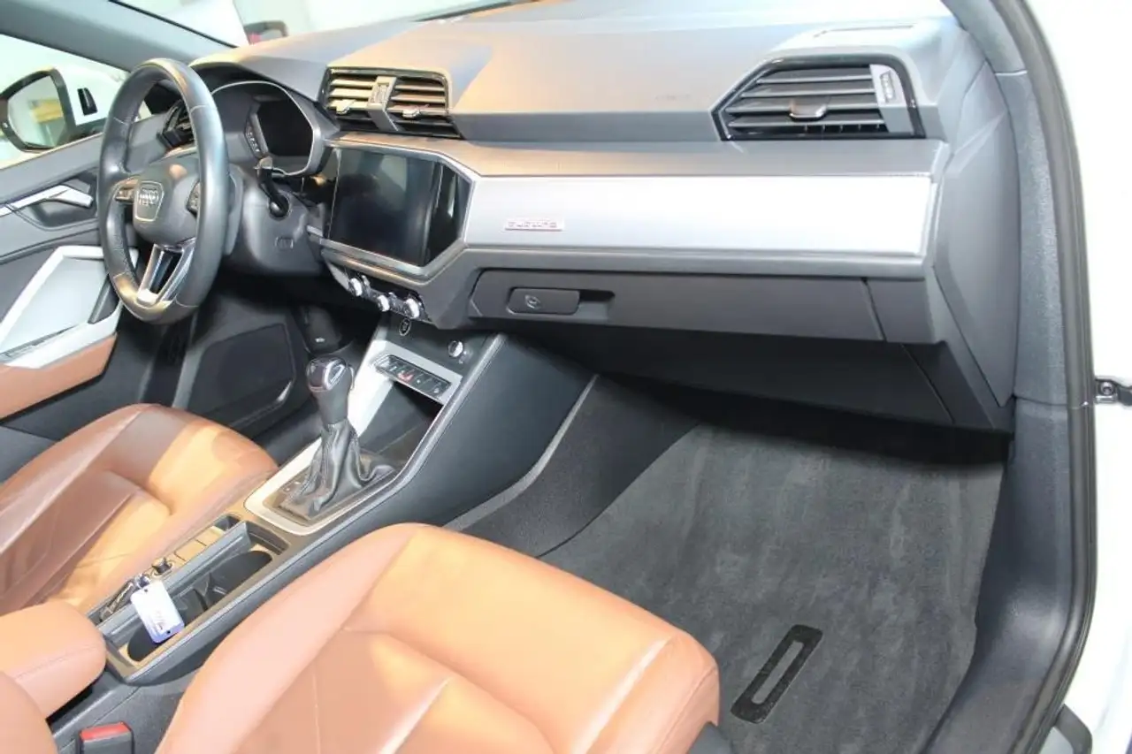 Audi Q3 снимка Audi Q3