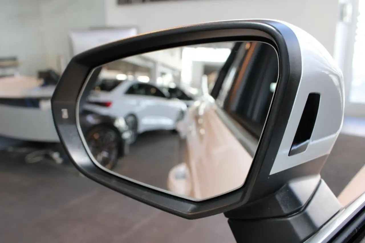 Audi Q3 снимка Audi Q3