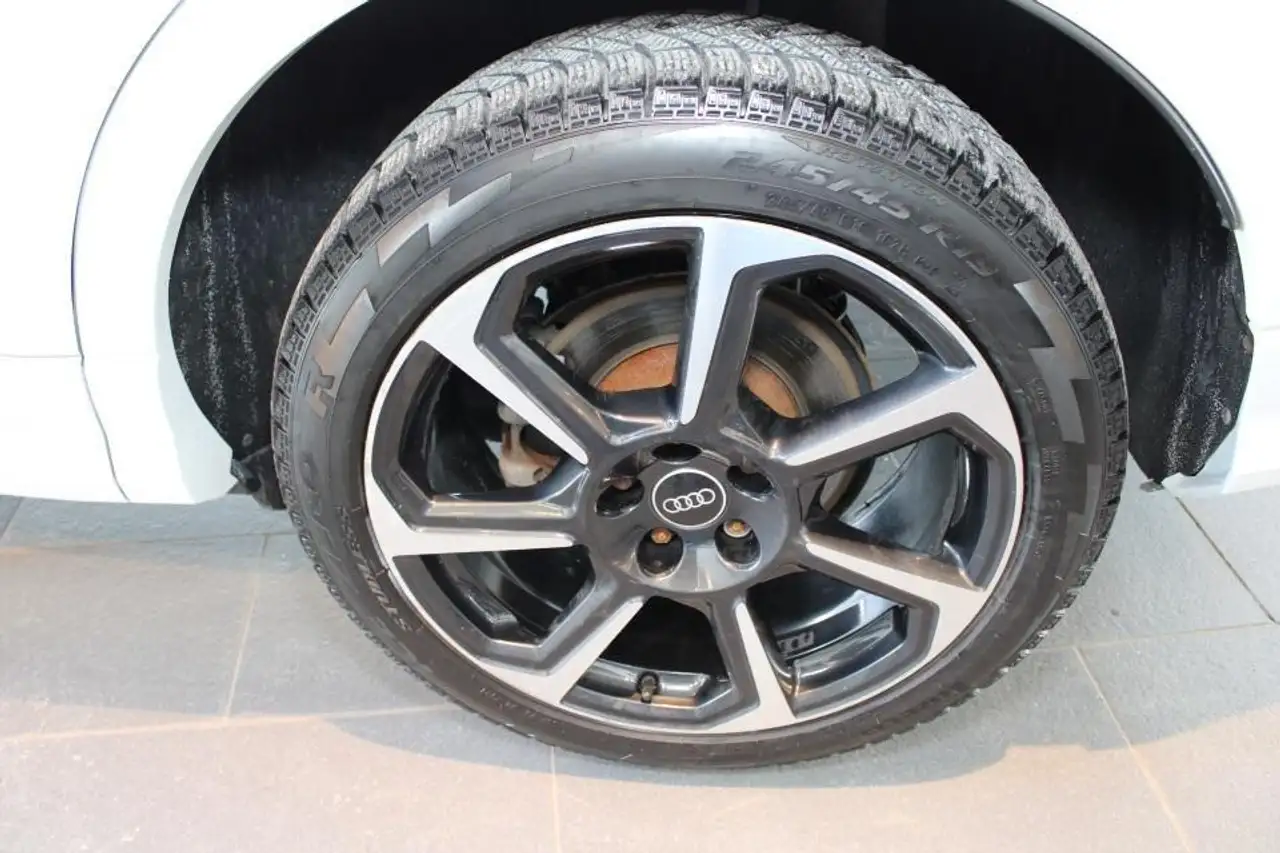 Audi Q3 снимка Audi Q3