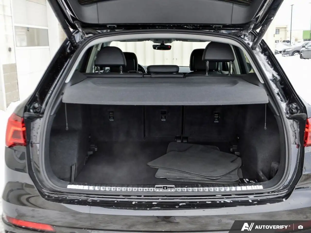 Audi Q3 снимка Audi Q3