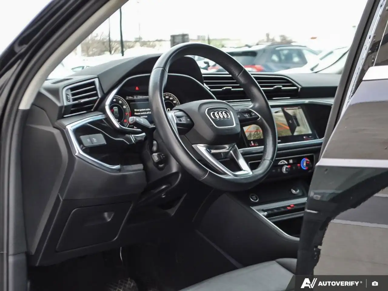 Audi Q3 снимка Audi Q3