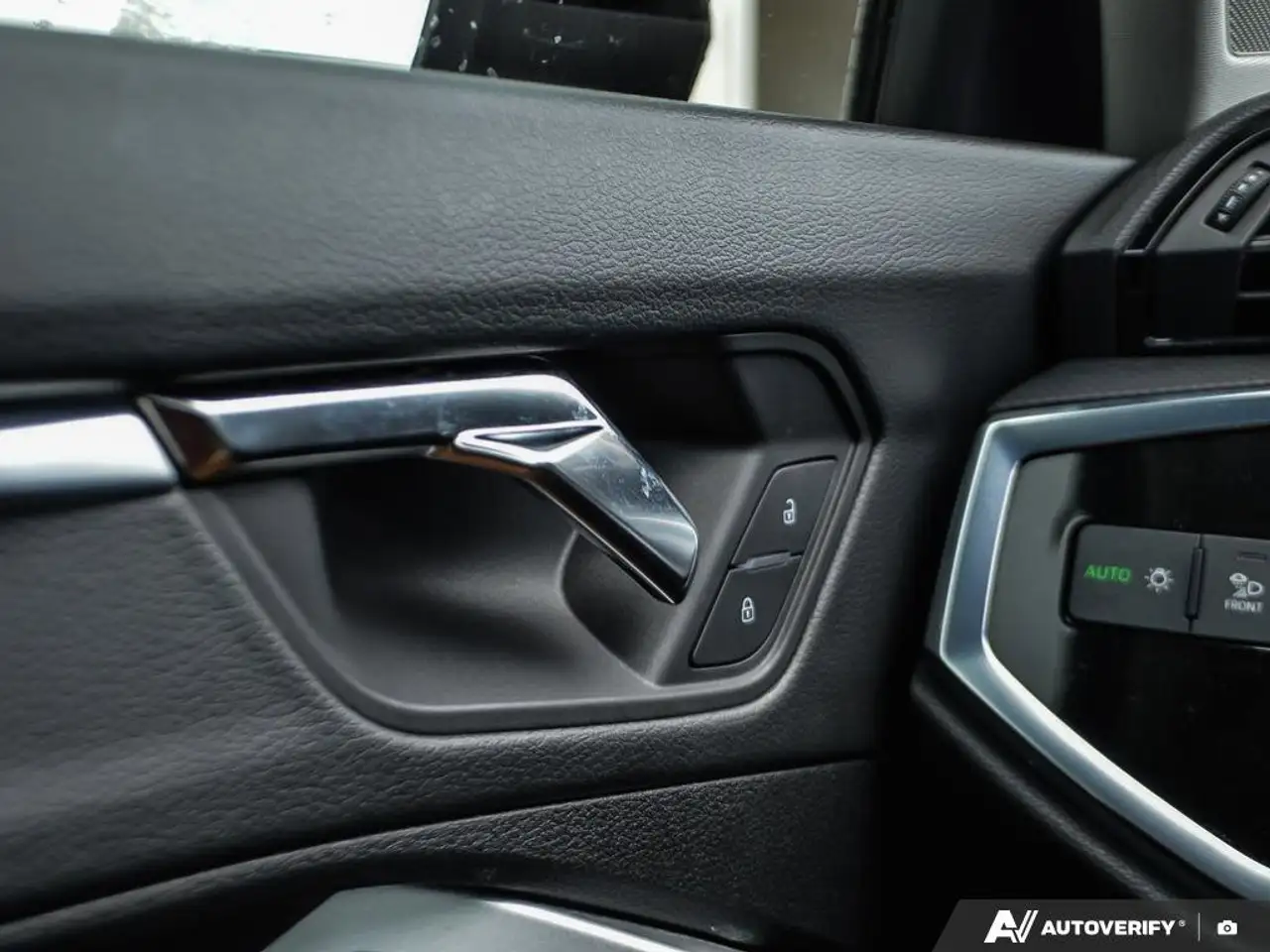 Audi Q3 снимка Audi Q3