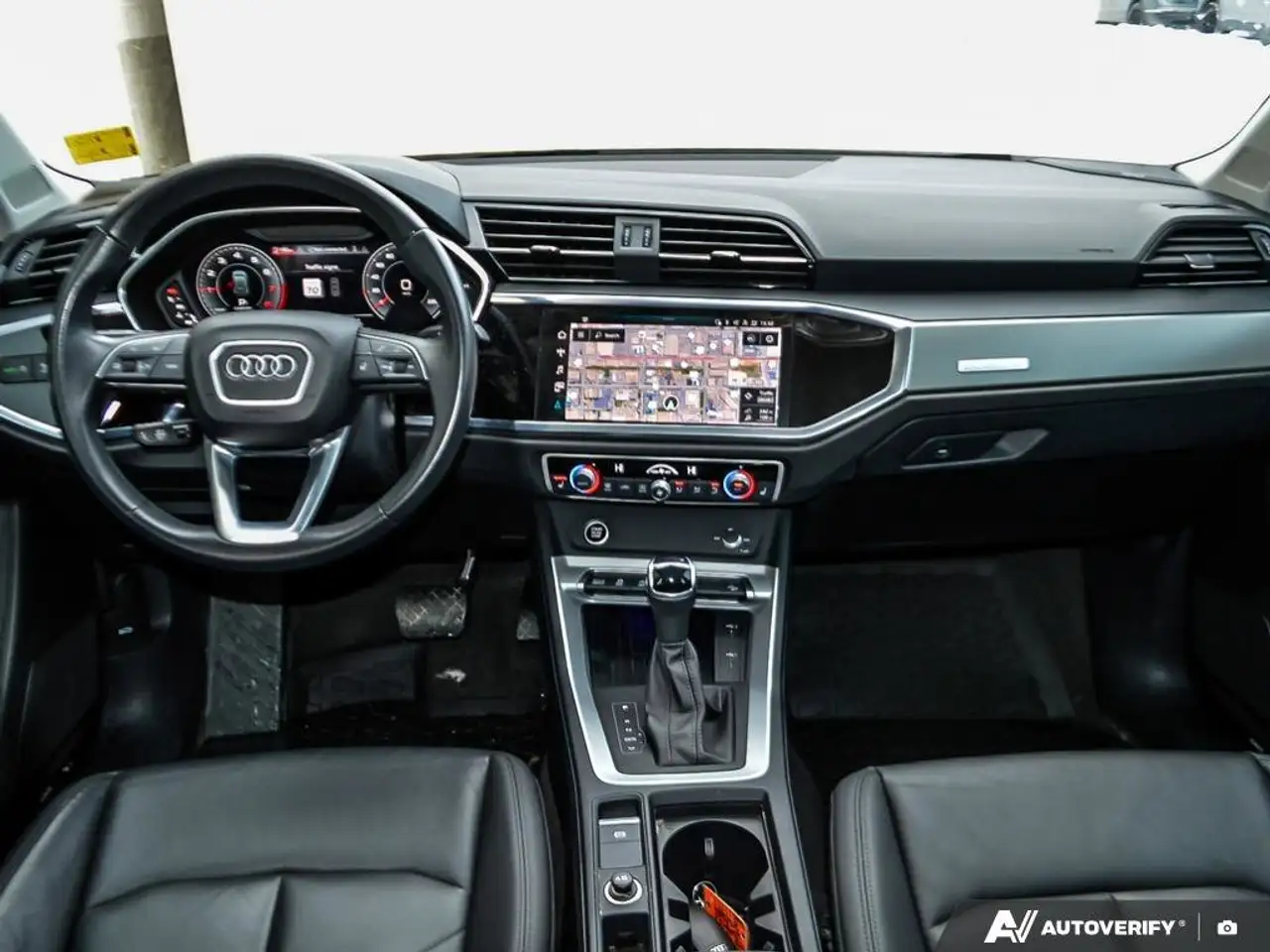 Audi Q3 снимка Audi Q3