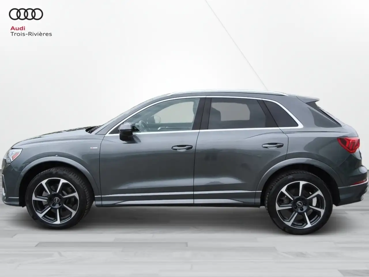 Audi Q3 снимка Audi Q3