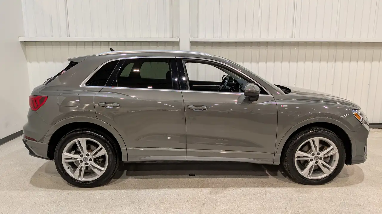 Audi Q3 photo Audi Q3