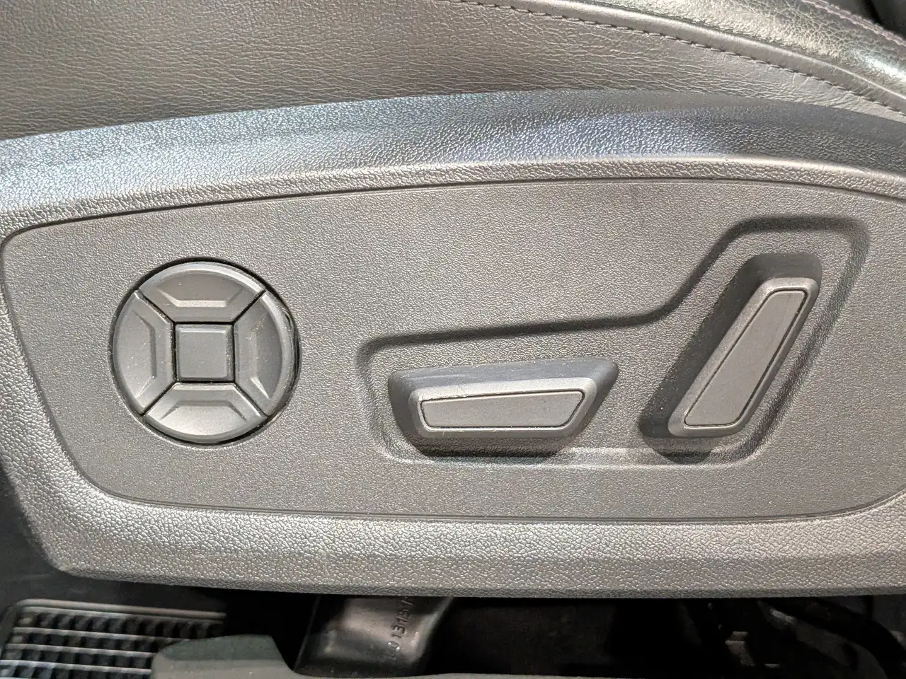 Audi Q3 photo Audi Q3