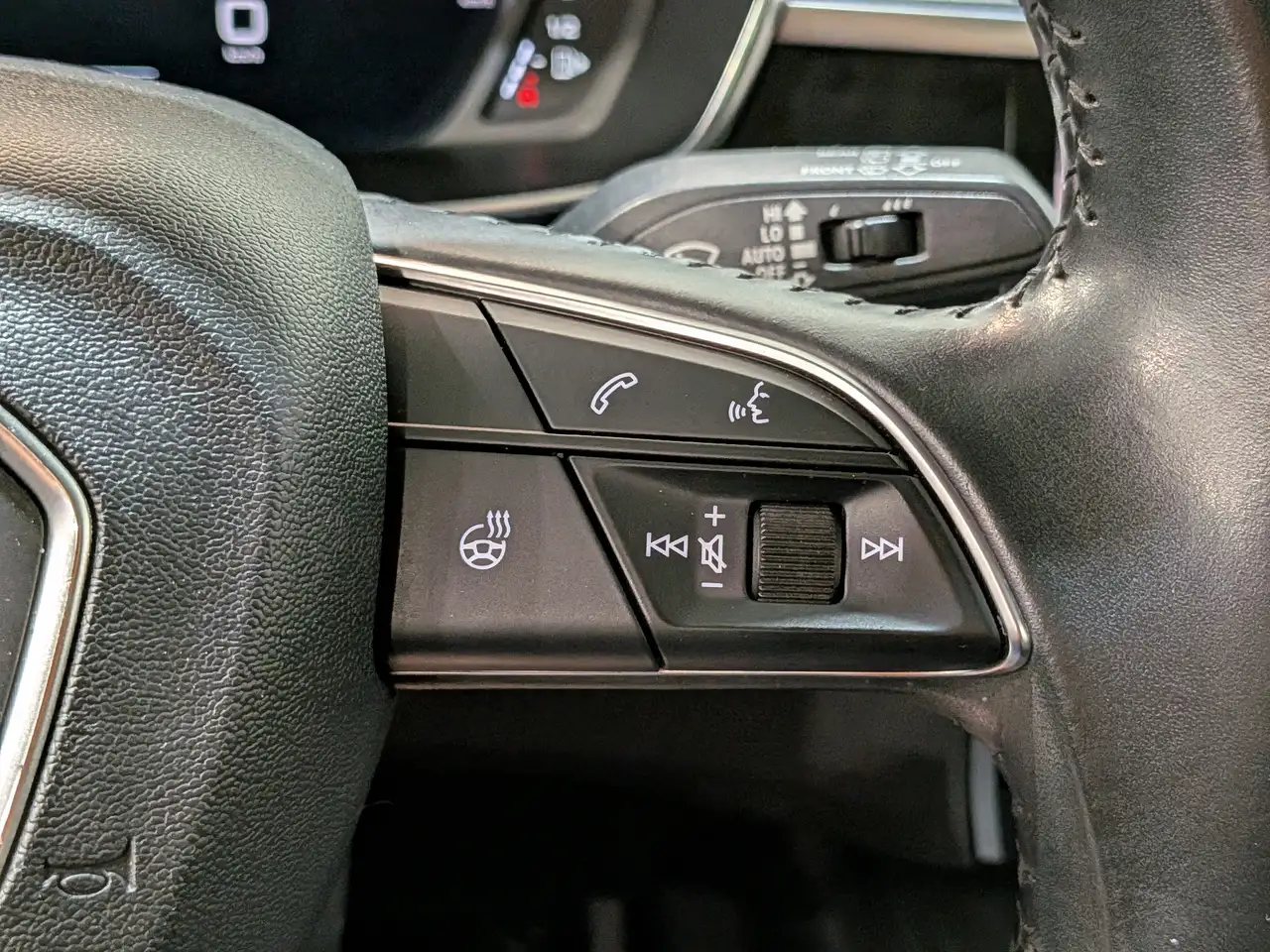 Audi Q3 photo Audi Q3