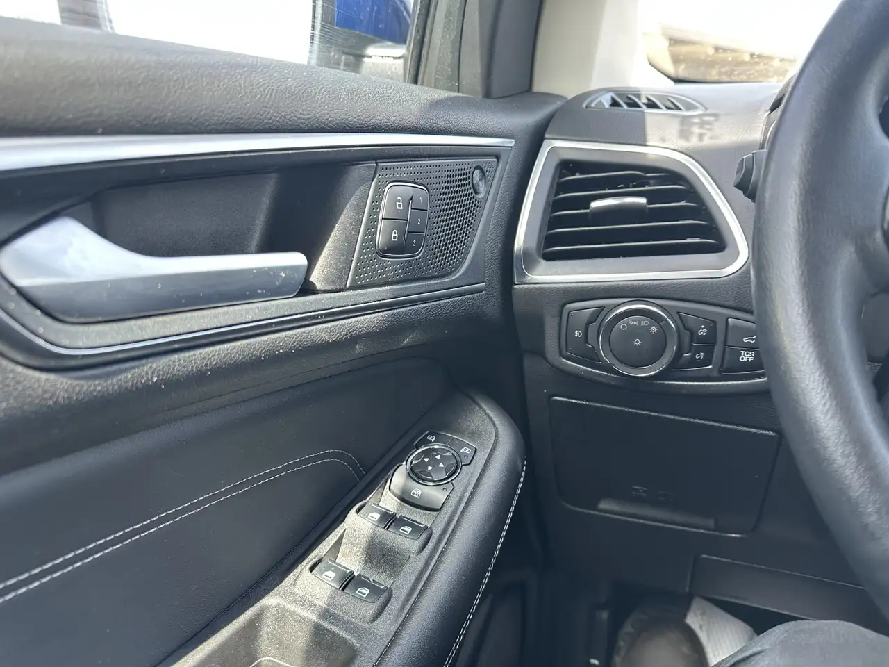 Ford Edge photo Ford Edge