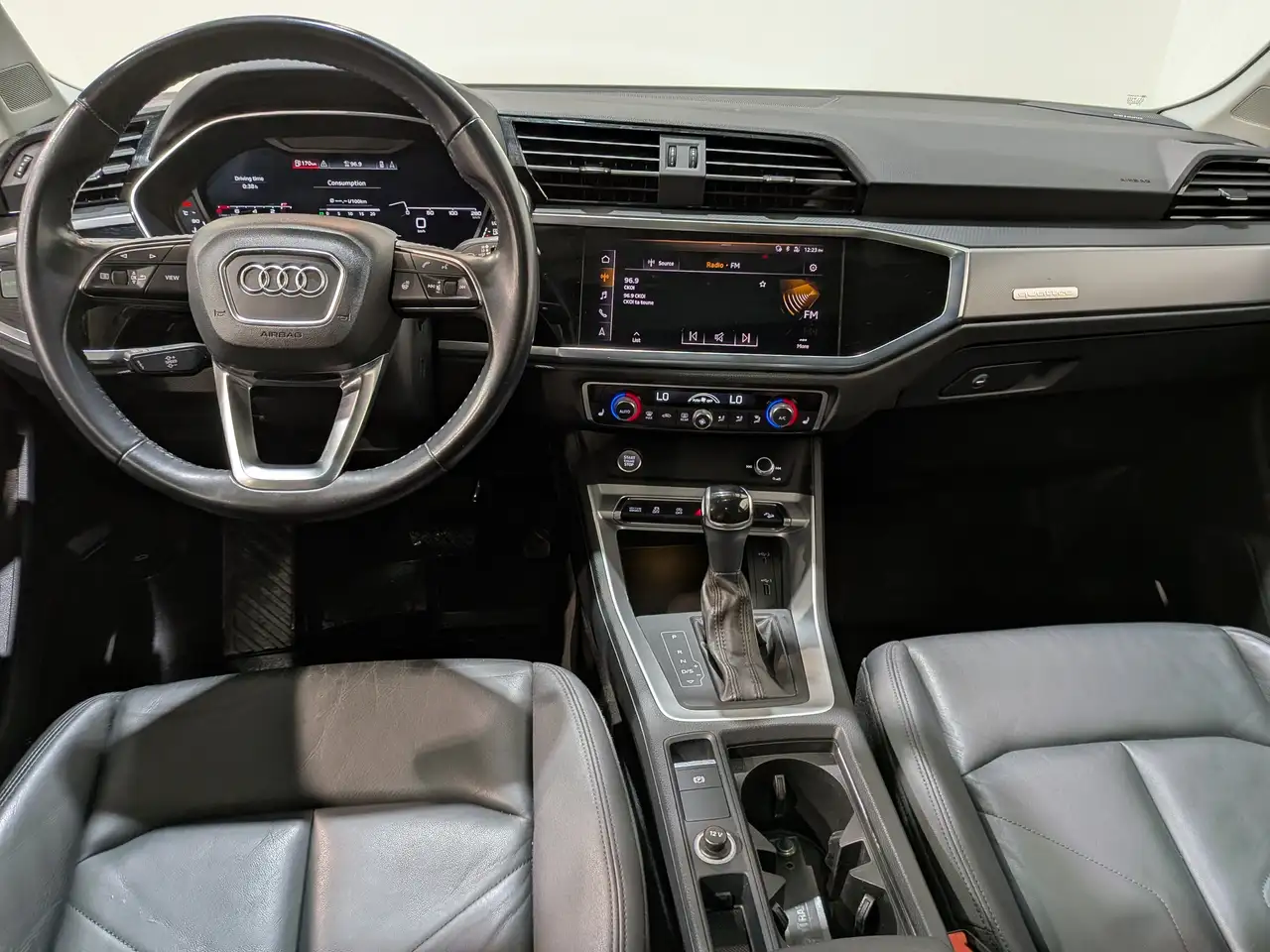 Audi Q3 photo Audi Q3