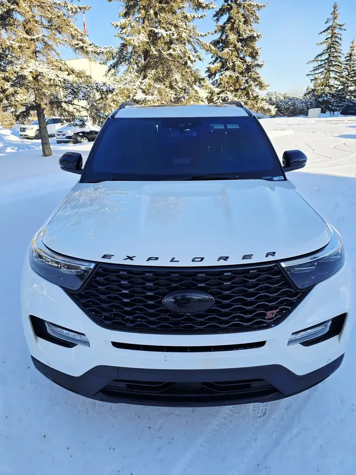Ford Explorer photo Ford Explorer