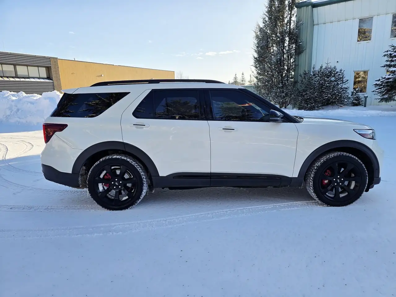 Ford Explorer photo Ford Explorer