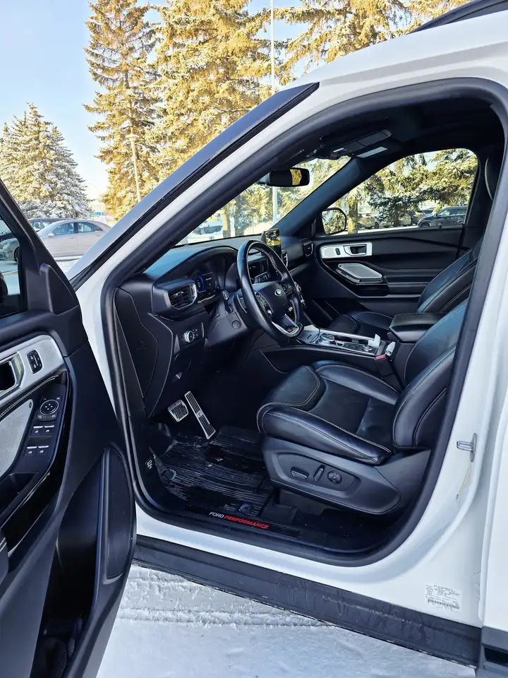Ford Explorer photo Ford Explorer