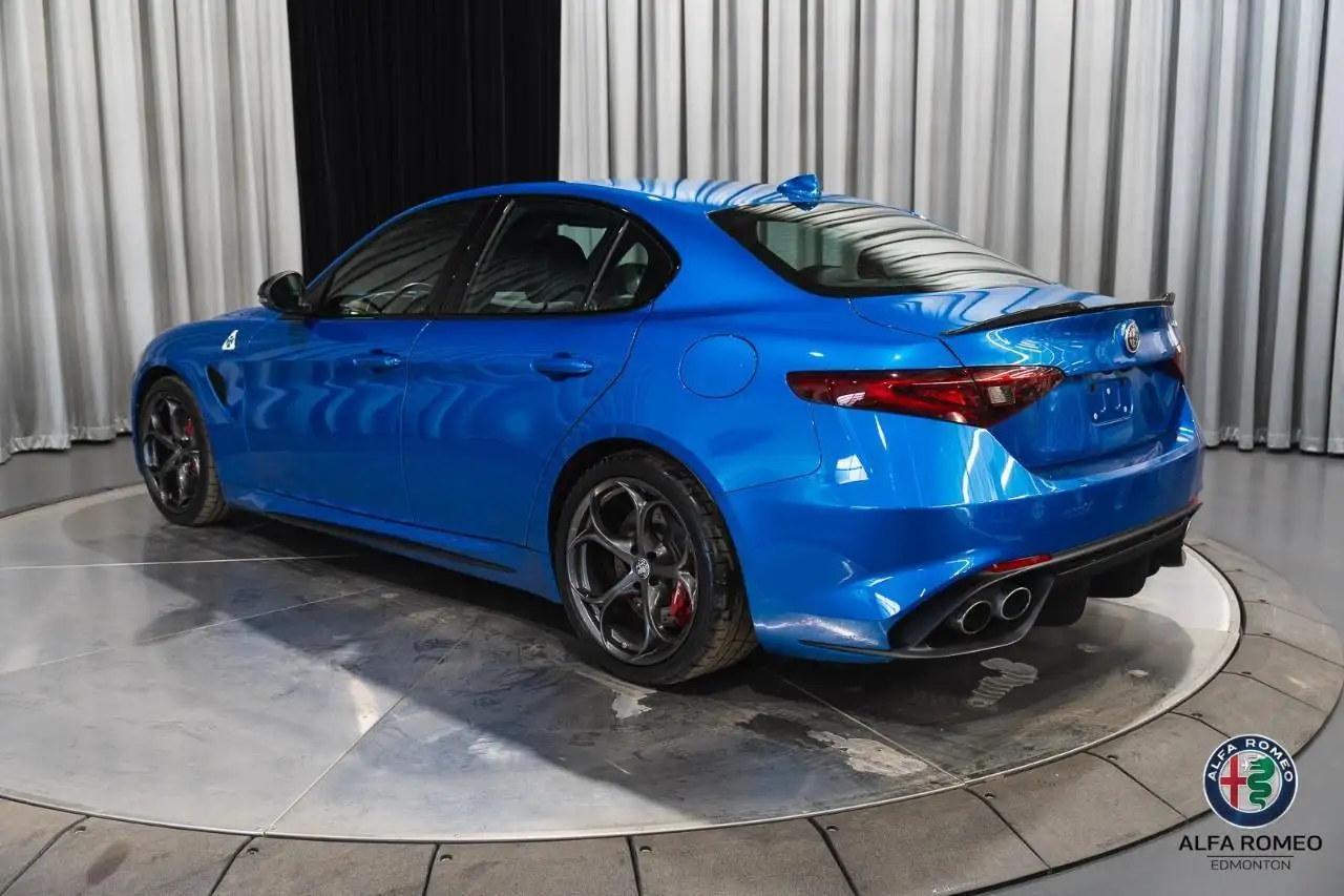Alfa Romeo Giulia photo Alfa Romeo Giulia