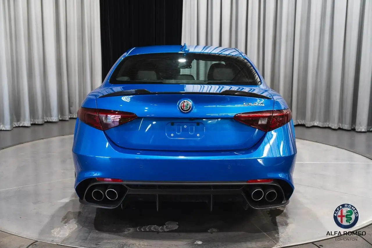 Alfa Romeo Giulia photo Alfa Romeo Giulia