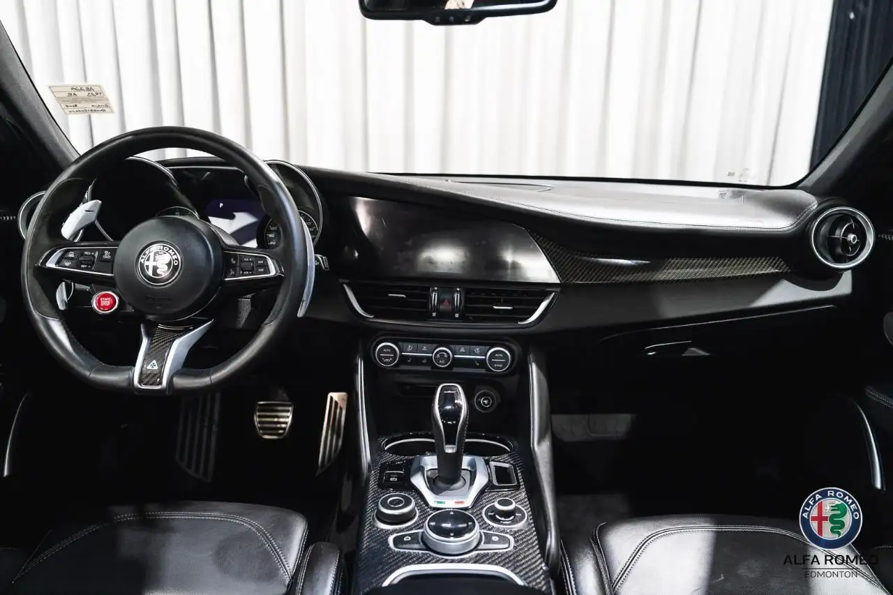 Alfa Romeo Giulia photo Alfa Romeo Giulia