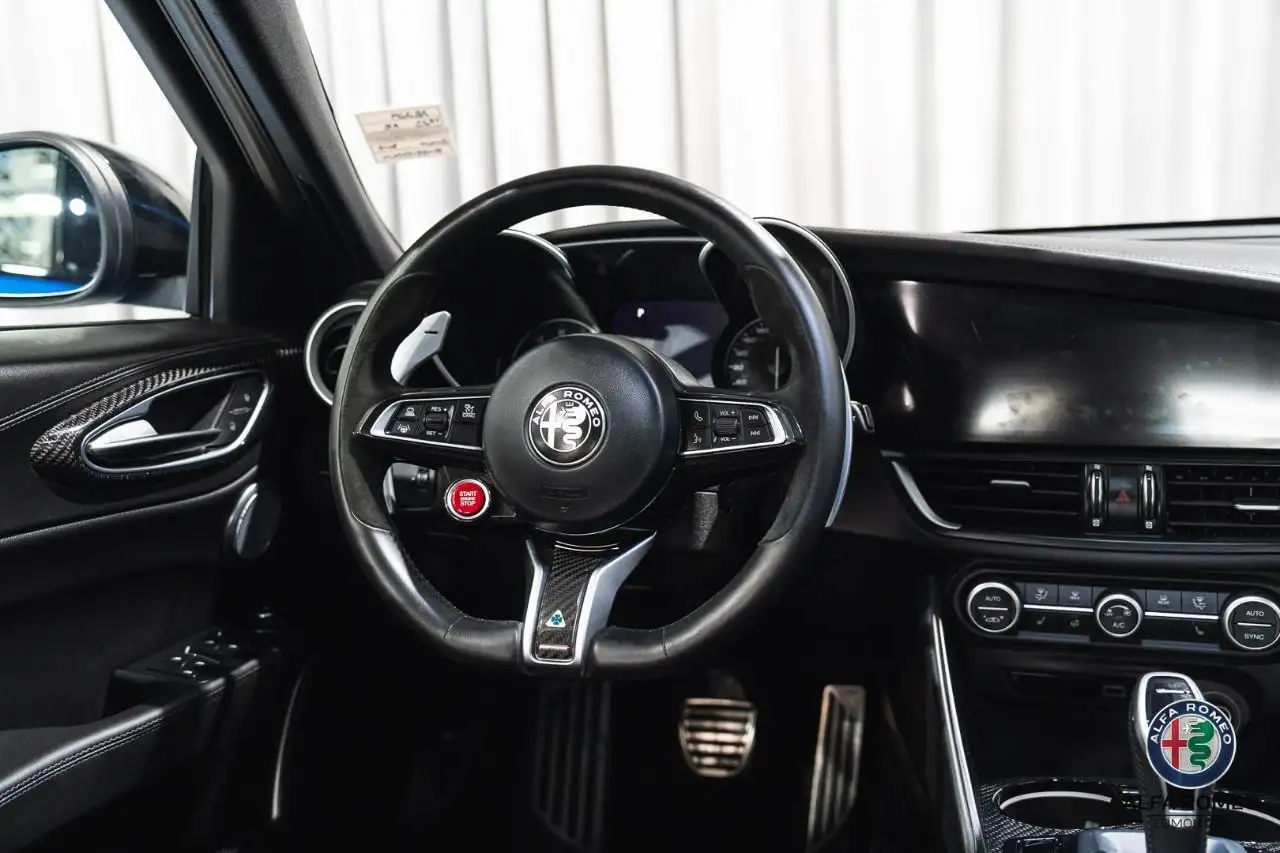 Alfa Romeo Giulia photo Alfa Romeo Giulia