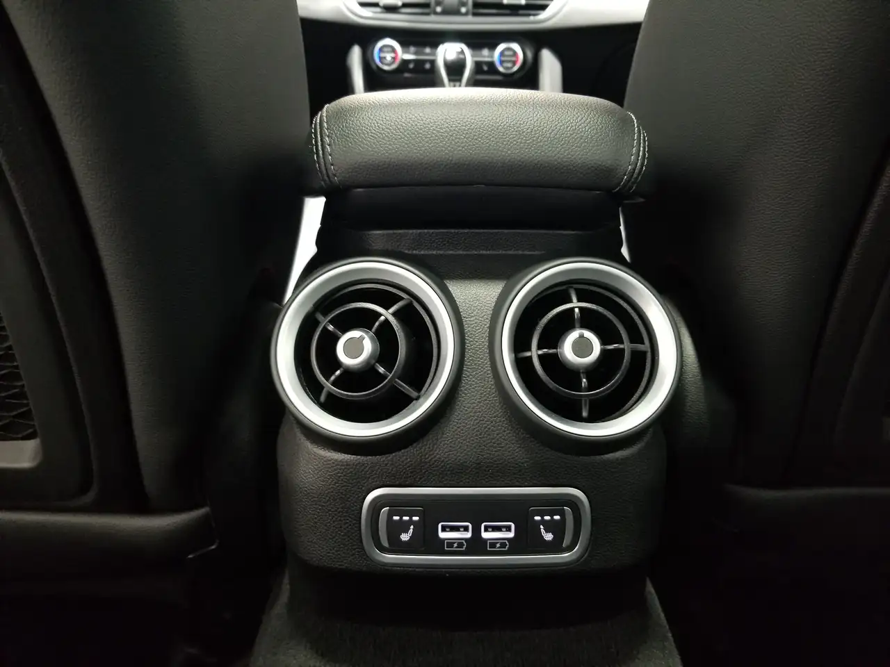 Alfa Romeo Giulia снимка Alfa Romeo Giulia
