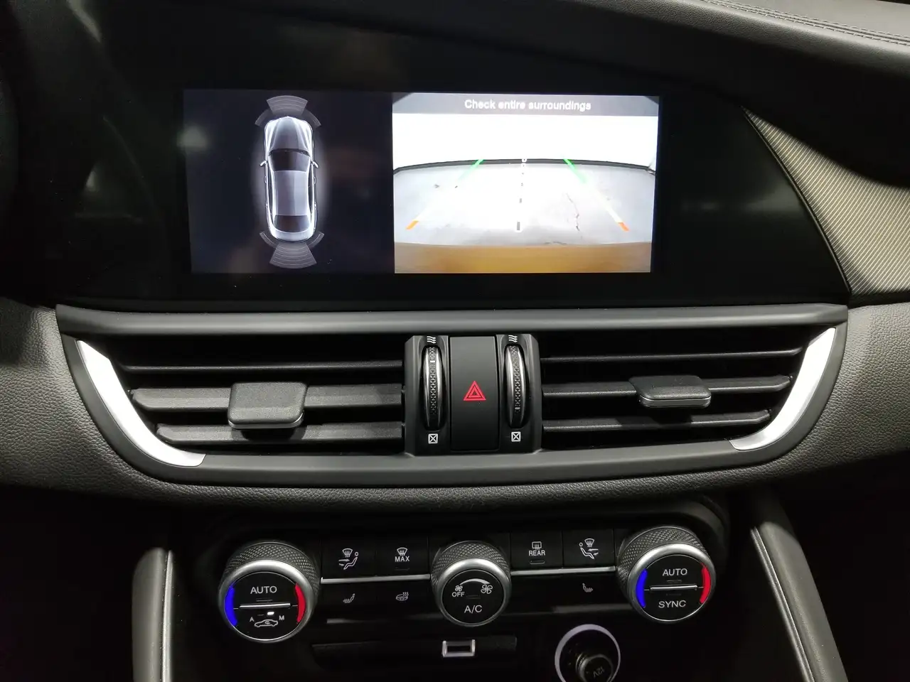 Alfa Romeo Giulia снимка Alfa Romeo Giulia