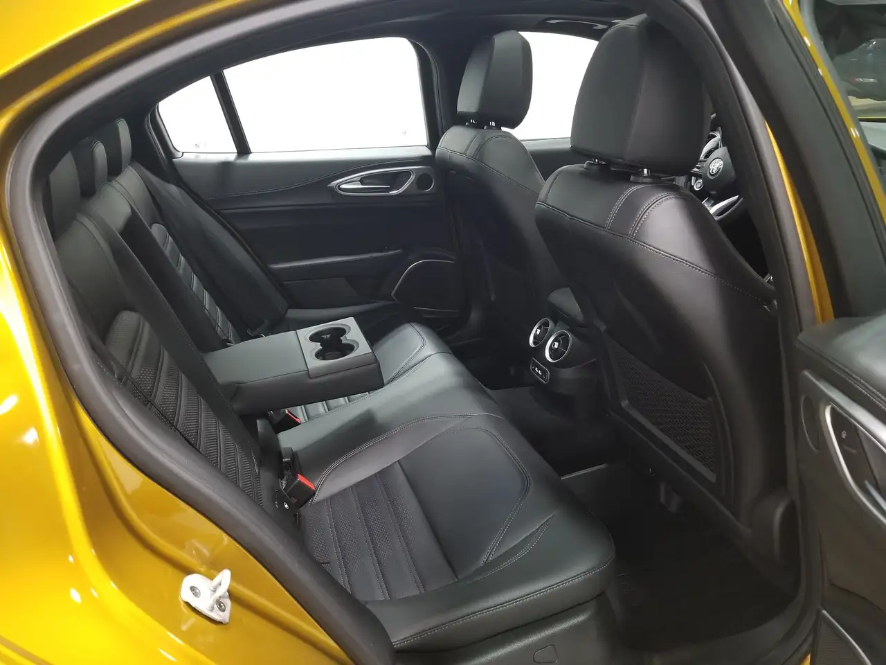 Alfa Romeo Giulia снимка Alfa Romeo Giulia