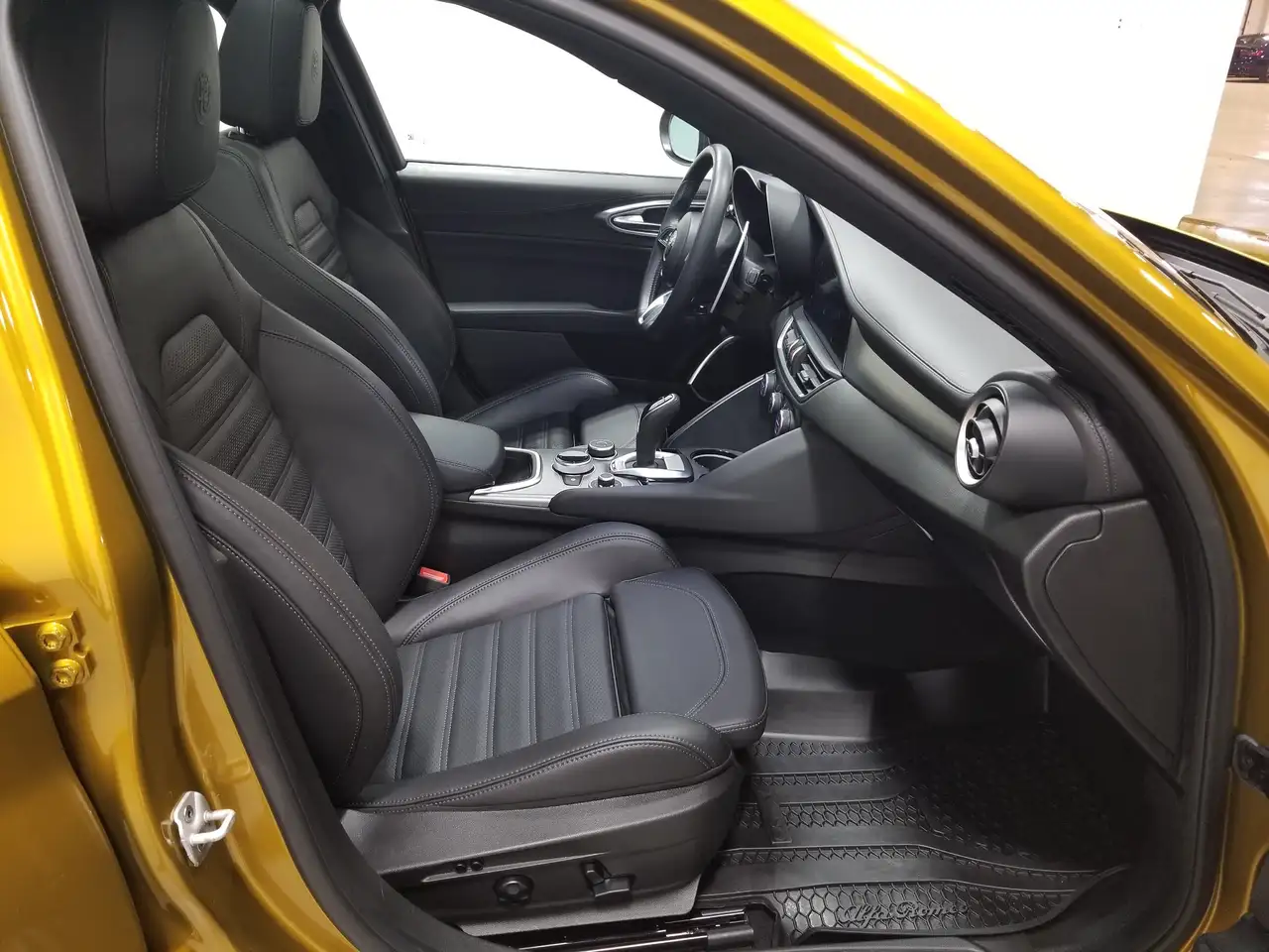 Alfa Romeo Giulia снимка Alfa Romeo Giulia