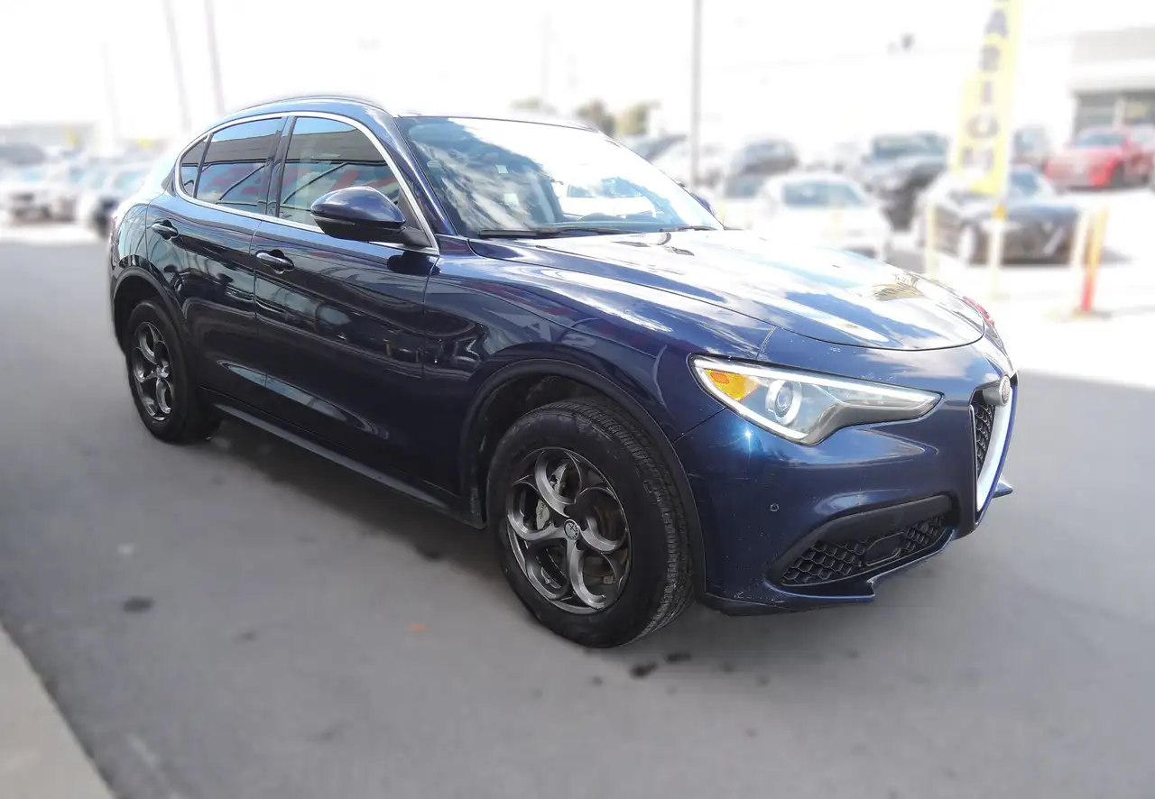 Alfa Romeo Stelvio снимка Alfa Romeo Stelvio