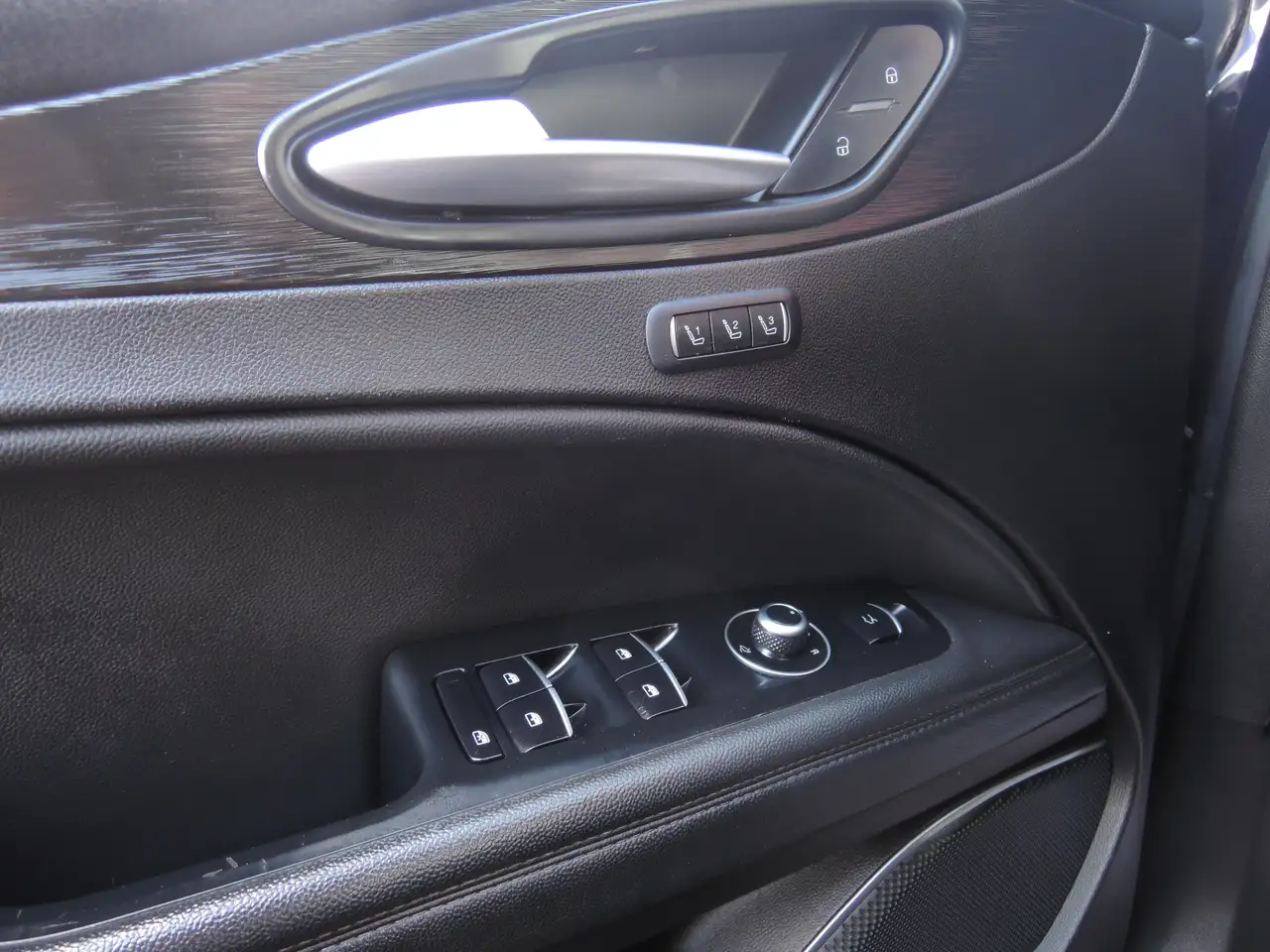 Alfa Romeo Stelvio снимка Alfa Romeo Stelvio