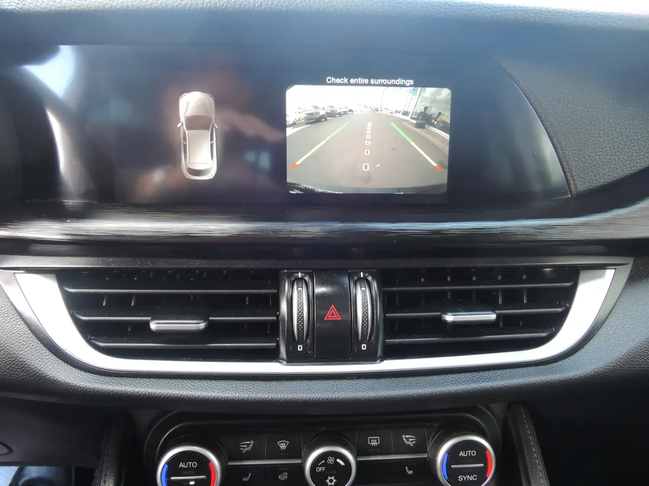 Alfa Romeo Stelvio снимка Alfa Romeo Stelvio